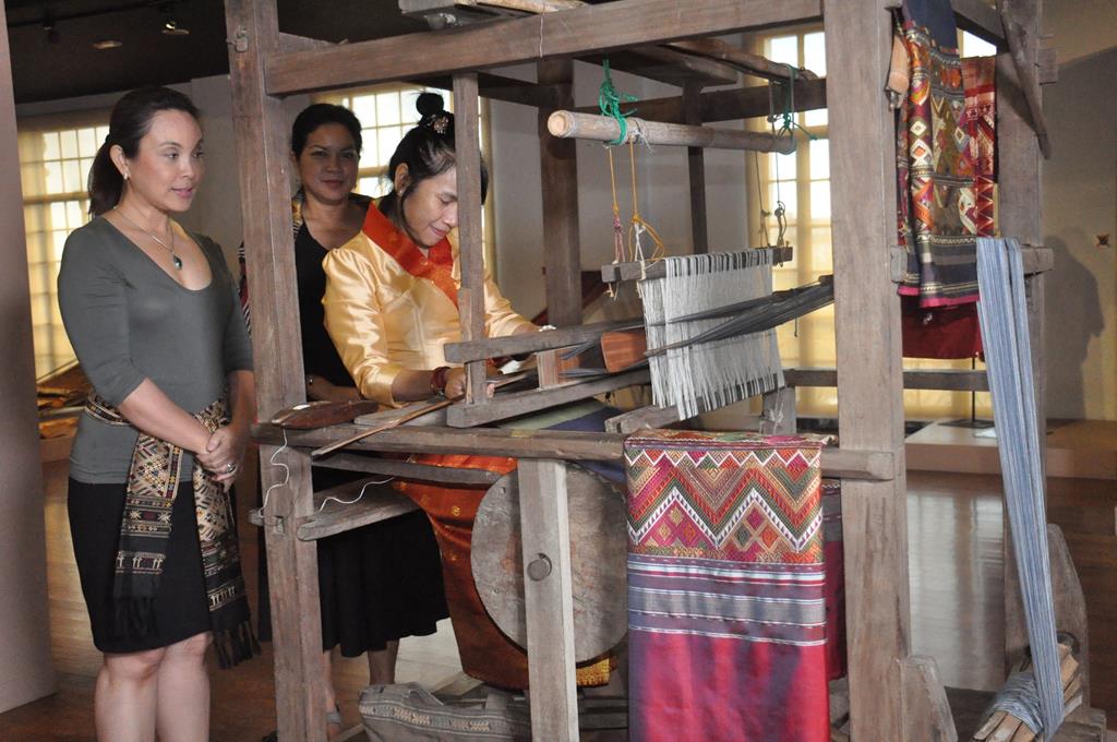 Lecture and Demonstration on Traditional Lao Weaving Loren Legarda