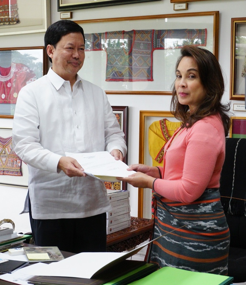 Legarda Receives Instrument of Accession to the Paris Agreement